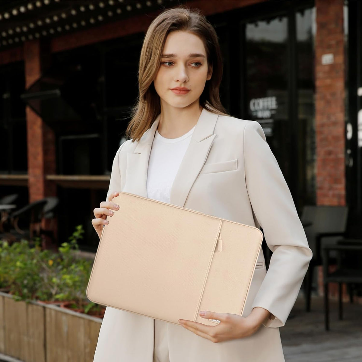 MOSISO Laptop Case 13 inch, 13 inch Laptop Sleeve Compatible with MacBook Air M4 M3 M2 M1 2025-2018 / Pro M2 M1 2025-2016, Polyester Vertical Computer Sleeve Bag with Pocket, Apricot